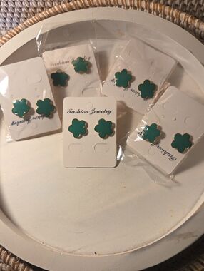 sale bundle  5 Pairs Green Clover Flower Stud Earrings - Gold Trim